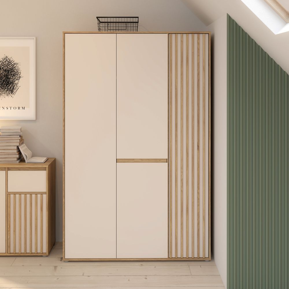 Armadio Neutra con 3 ante con dettaglio cannettato cahsmere e rovere Armadio Neutra con 3 ante con dettaglio cannettato cahsmere e rovere