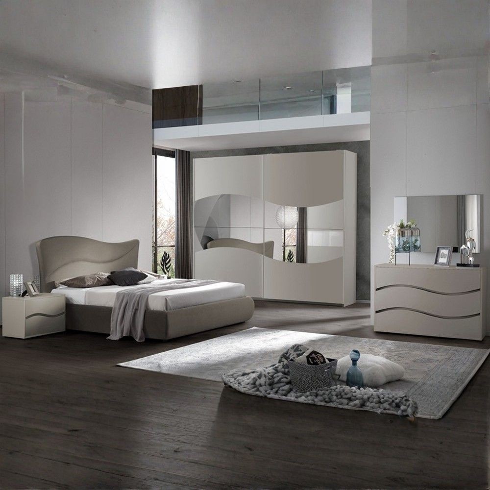 Camera da letto matrimoniale Soave con letto contenitore e armadio 2 ante scorrevoli con specchi colore grigio Camera da letto matrimoniale Soave con letto contenitore e armadio 2 ante scorrevoli con specchi colore grigio