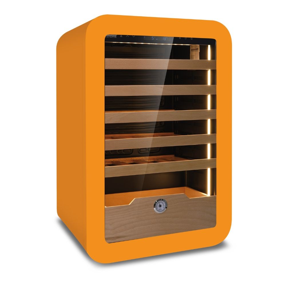 Cantinetta Vinarius 40 ventilato con 5 mensole in legno con guide telescopiche in colore arancio classe G Cantinetta Vinarius 40 ventilato con 5 mensole in legno con guide telescopiche in colore arancio classe G