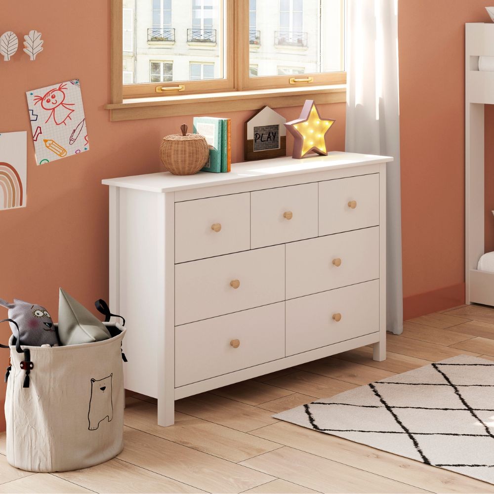 Cassettiera Max 4 cassetti e 3 cassettini in legno massiccio colore bianco Cassettiera Max 4 cassetti e 3 cassettini in legno massiccio colore bianco