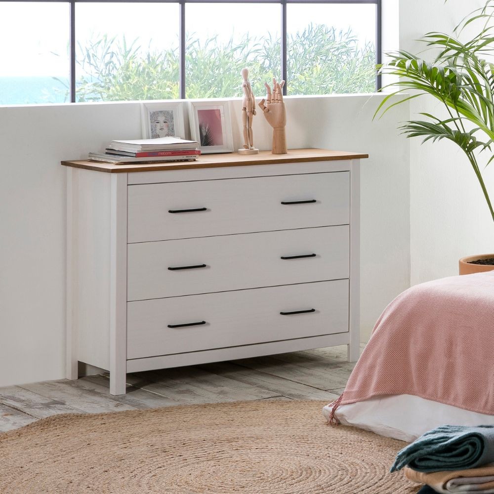 Comò Miranda con 3 cassetti in legno massiccio bianco e top pino Comò Miranda con 3 cassetti in legno massiccio bianco e top pino