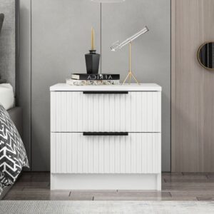 Comodino Kale con 2 cassetti a filo effetto cannettato colore bianco