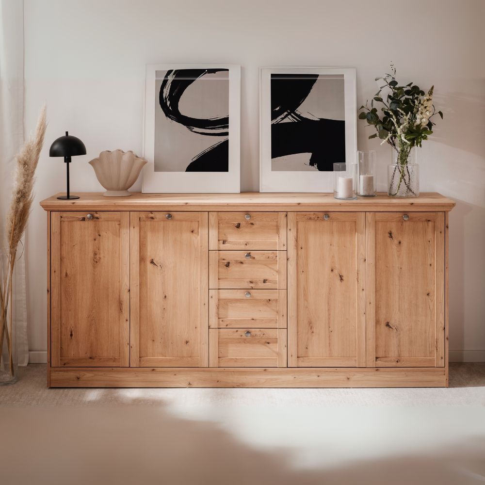 Credenza Timber 51A con 4 ante e 4 cassetti colore rovere anticato Credenza Timber 51A con 4 ante e 4 cassetti colore rovere anticato