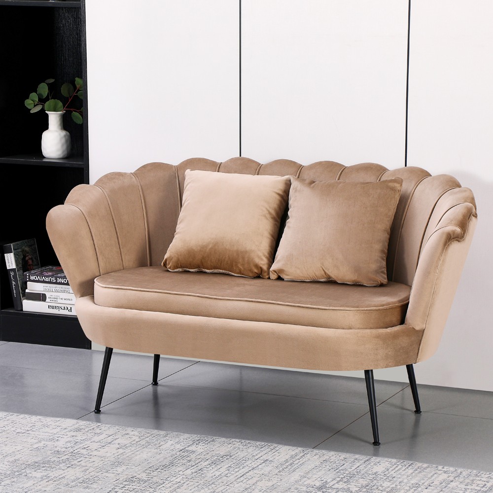 Divano a conchiglia Orel in velluto UF910-1 beige e gambe nere Divano a conchiglia Orel in velluto UF910-1 beige e gambe nere