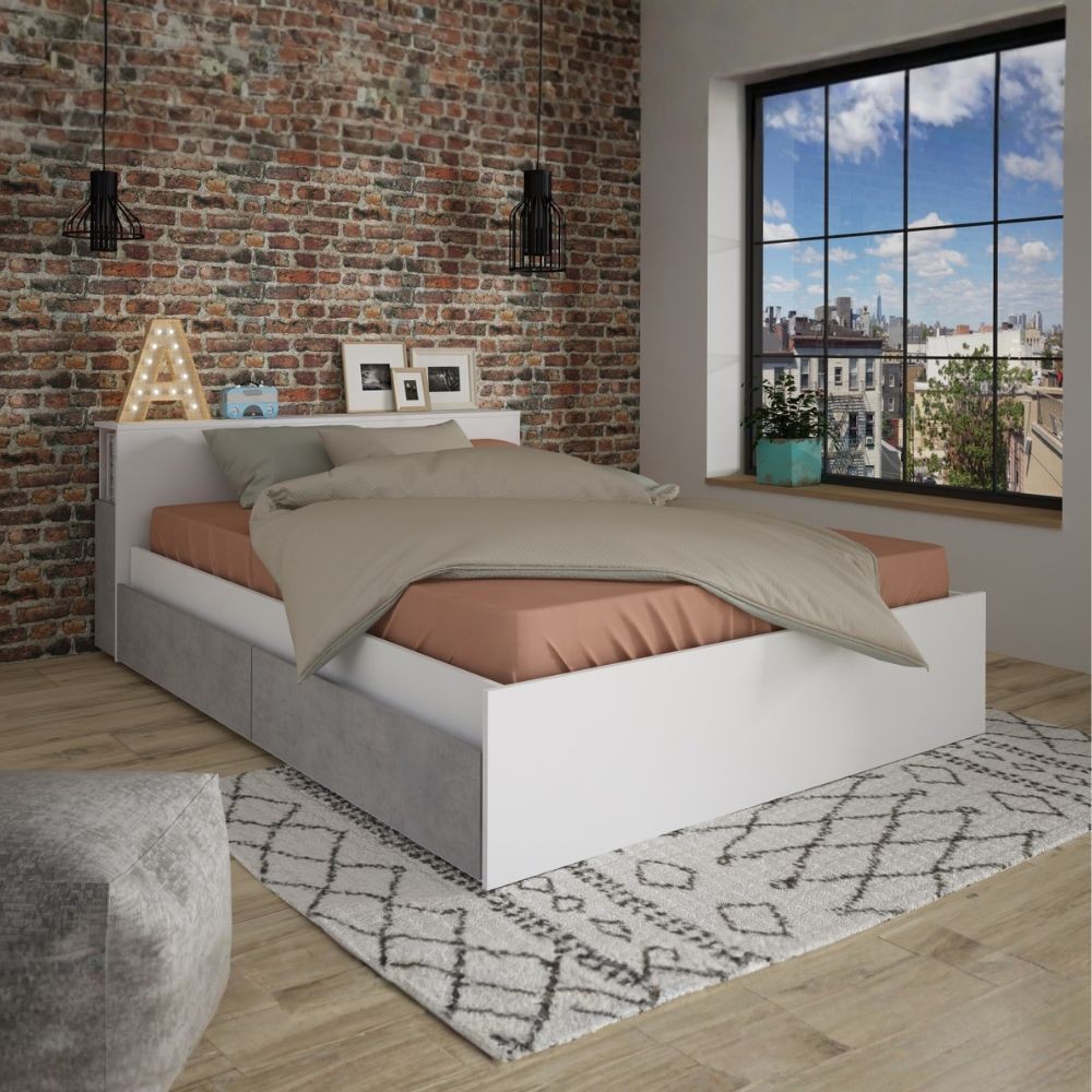 Letto contenitore 1566 alla francese con 4 cassettoni e comodini estraibili colore bianco e cemento Letto contenitore 1566 alla francese con 4 cassettoni e comodini estraibili colore bianco e cemento