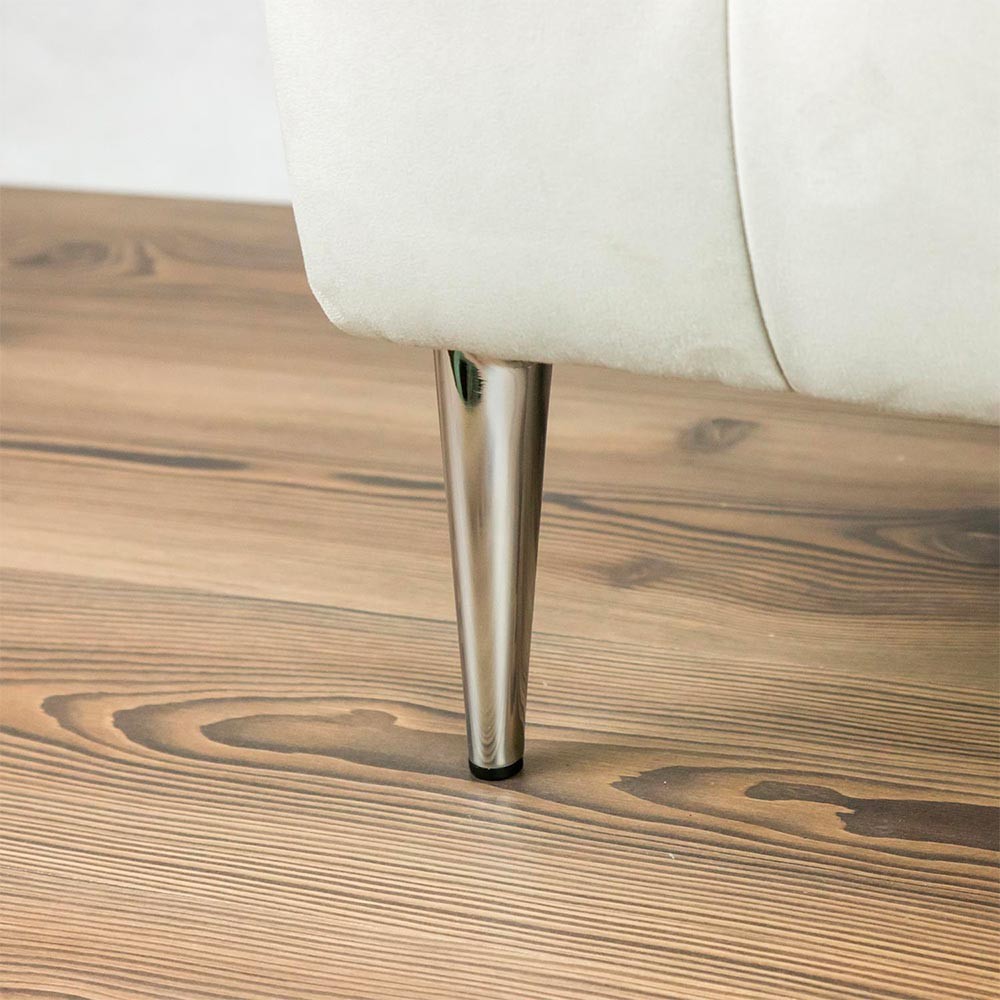 Piede in metallo Ago17 per mobili e complementi d'arredo H 17cm. cromato Piede in metallo Ago17 per mobili e complementi d'arredo H 17cm. cromato
