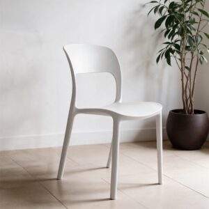 Sedia in polipropilene Vela con schienale ergonomico con apertura centrale colore bianco set 4 pezzi