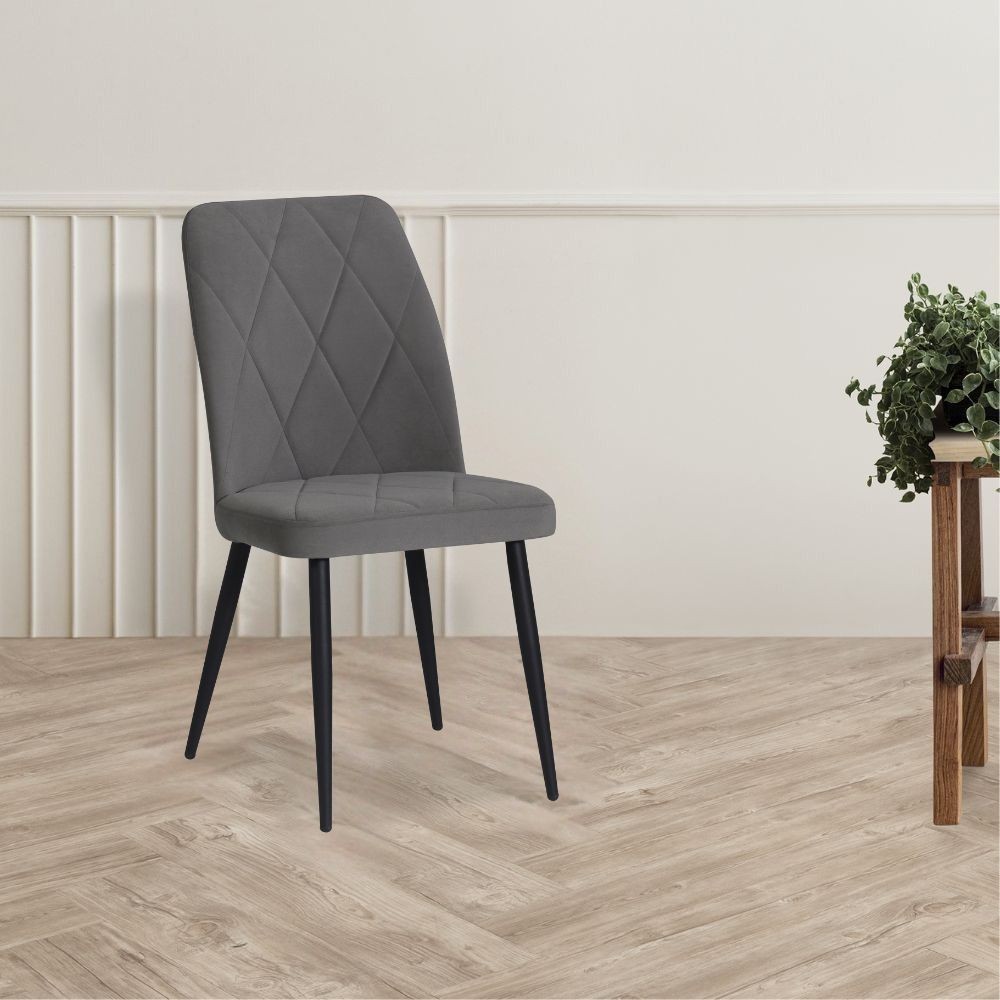 Sedia Vika in tessuto Anka 5 grigio con piedini neri set 4 pezzi Sedia Vika in tessuto Anka 5 grigio con piedini neri set 4 pezzi