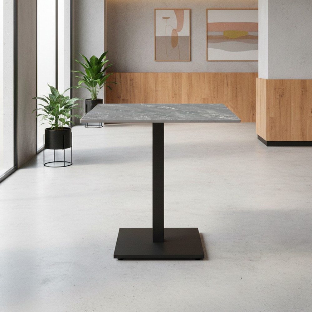 Set 2 tavoli Elora 70x70 con piano in ceramica effetto marmo grigio e gambe nere Set 2 tavoli Elora 70x70 con piano in ceramica effetto marmo grigio e gambe nere