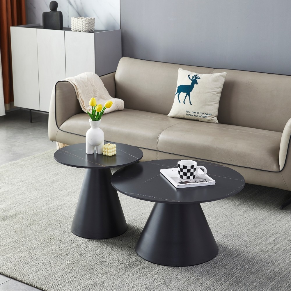 Tavoli da salotto Mush con piano in ceramica effetto marmo nero opaco con dettagli oro e con gamba nera Tavoli da salotto Mush con piano in ceramica effetto marmo nero opaco con dettagli oro e con gamba nera