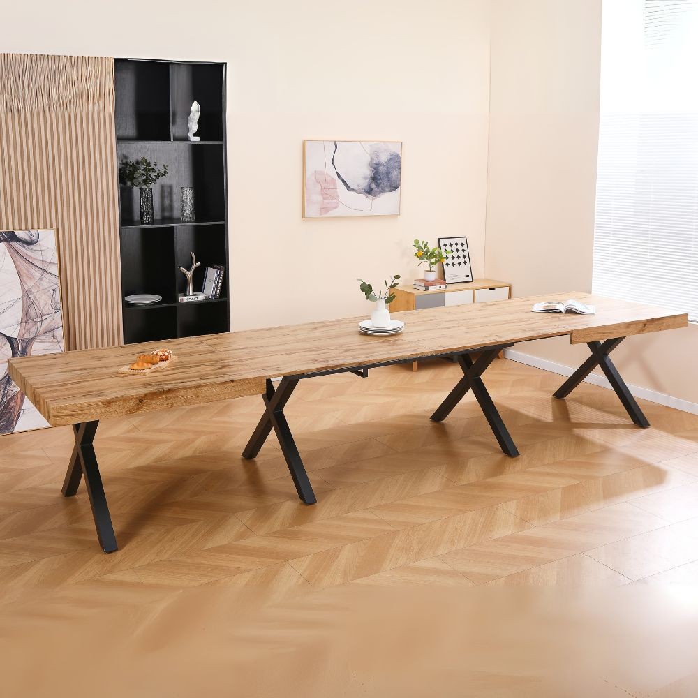 Tavolo allungabile Dava con piano colore rovere e gambe in metallo nero Tavolo allungabile Dava con piano colore rovere e gambe in metallo nero