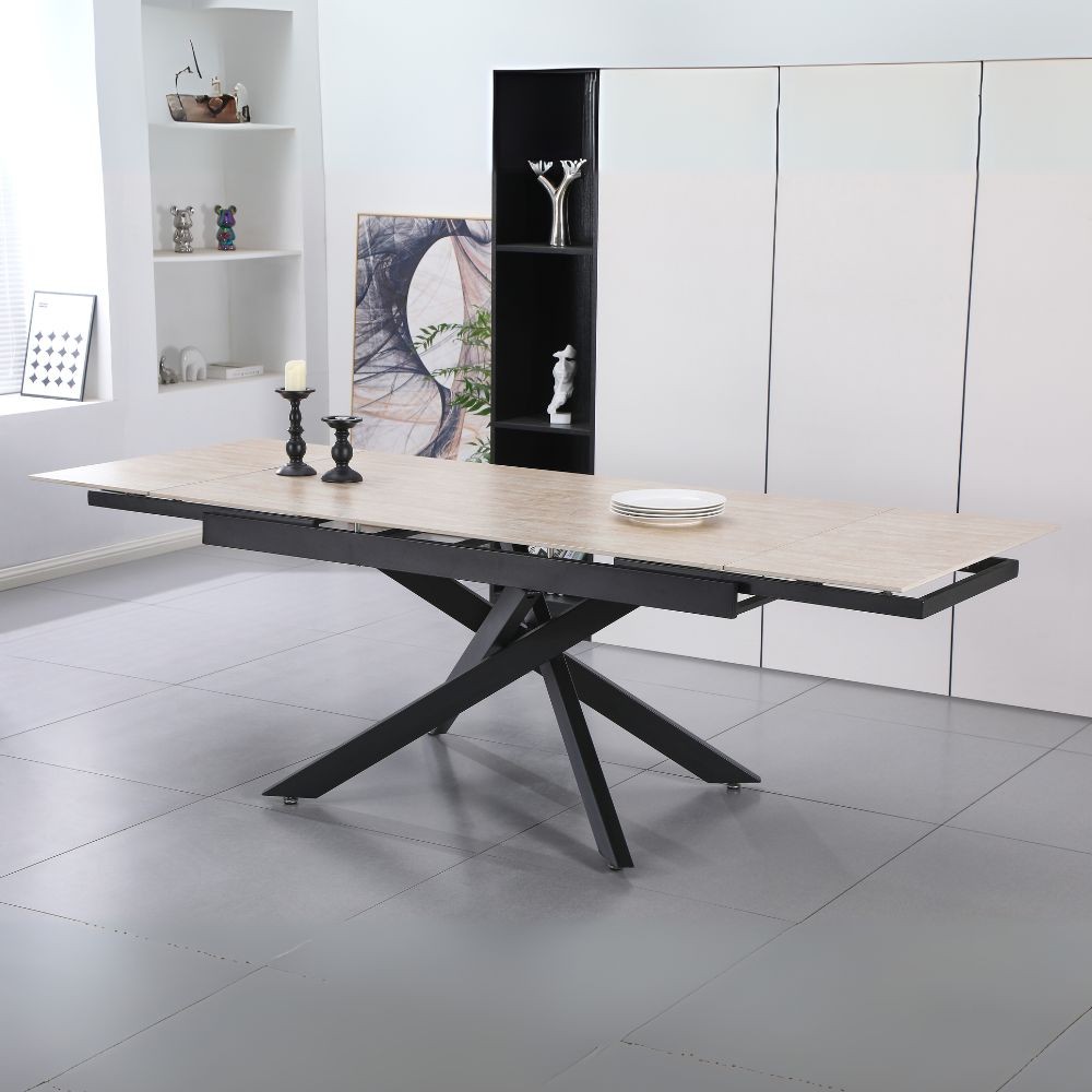 Tavolo allungabile Trivia con piano in ceramica effetto marmo travertino e gambe in metallo nero Tavolo allungabile Trivia con piano in ceramica effetto marmo travertino e gambe in metallo nero