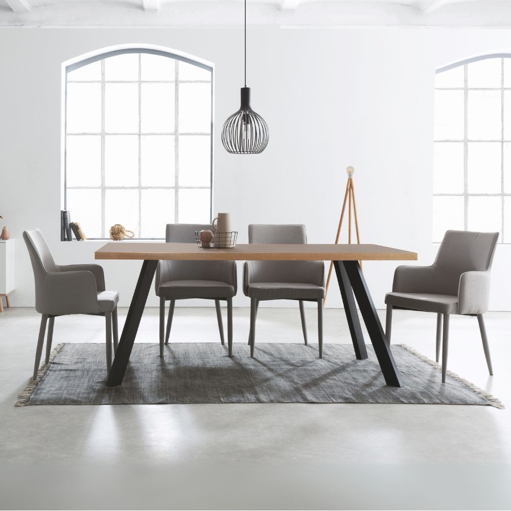Tavolo fisso Marburg 160x80 con piano cacao e bordo legno e struttura in acciaio antracite Tavolo fisso Marburg 160x80 con piano cacao e bordo legno e struttura in acciaio antracite