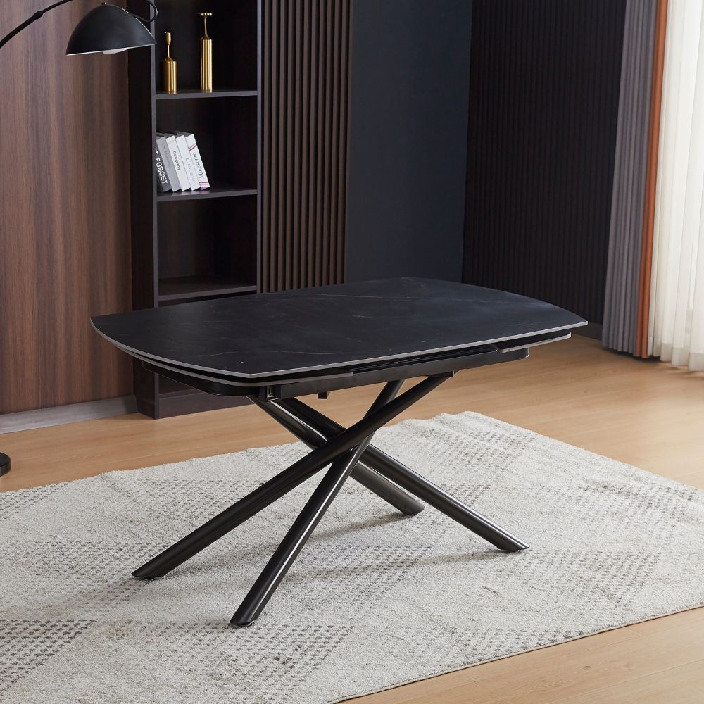 Tavolo girevole automatico allungabile Astrid con piano in ceramica effetto marmo nero opaco con gambe colore nero Tavolo girevole automatico allungabile Astrid con piano in ceramica effetto marmo nero opaco con gambe colore nero